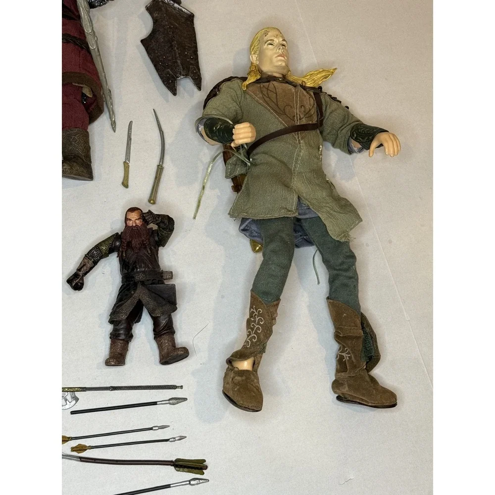 Lord of the Rings Marvel LOTR Mixed Lot of Loose Action figures Capes Weapons